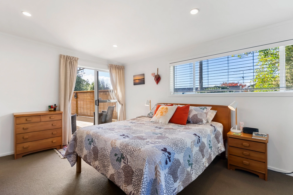 Photos of 18 Uppingham Crescent