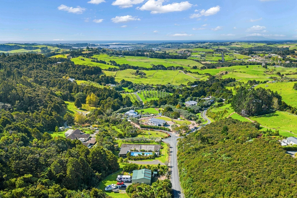 Photos of 27 Wainikau Lane