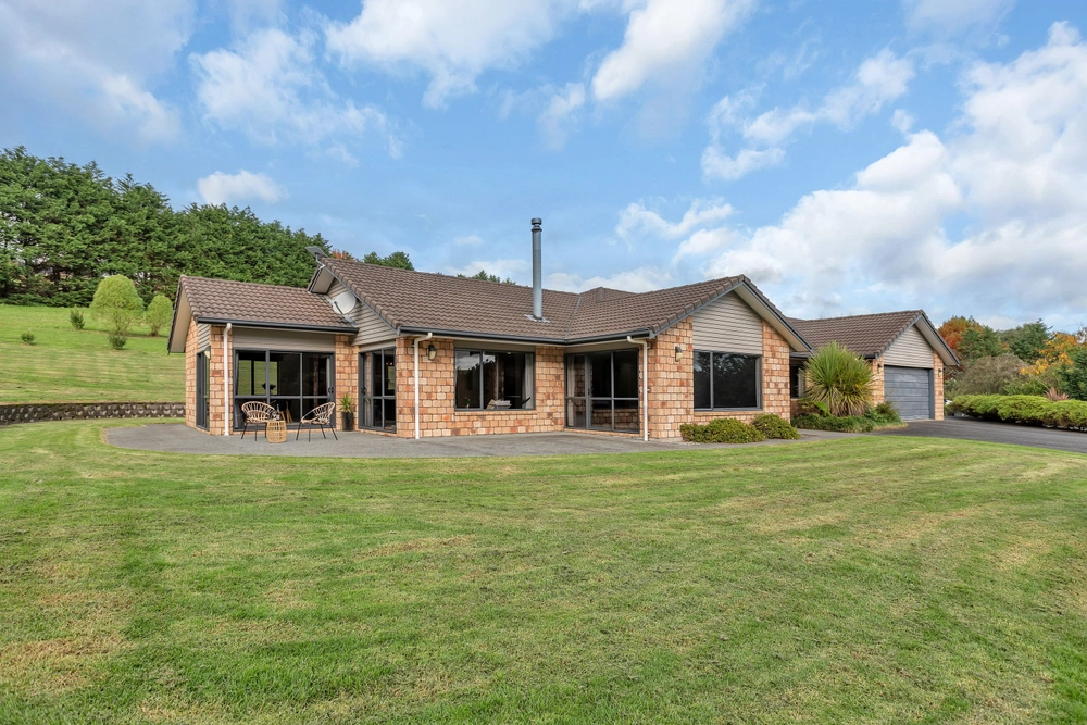 Photos of 43 Roydon Drive
