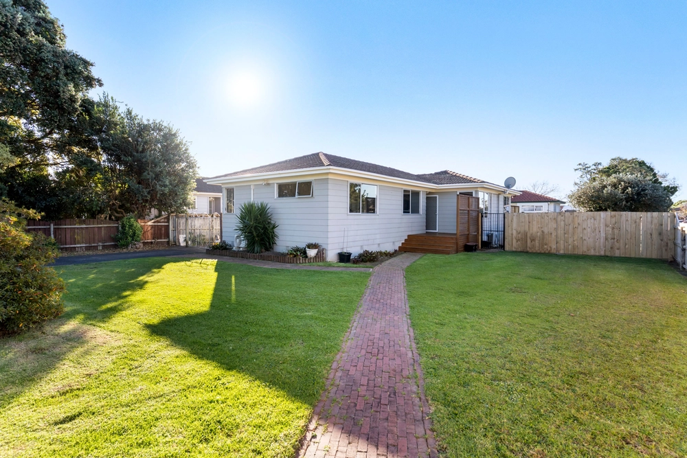 Photos of 13 Gibbons Road