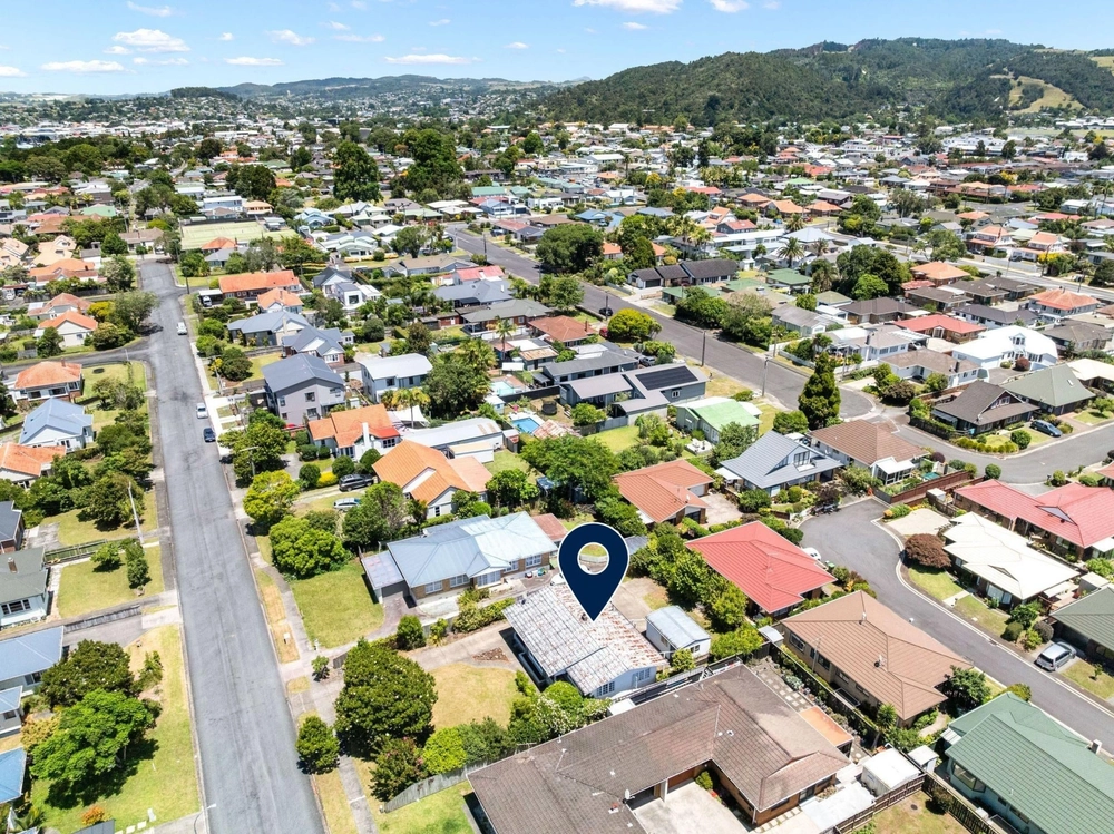 Photos of 24 Lovatt Crescent