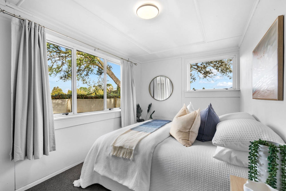 Photos of 988 Otaika Valley Road