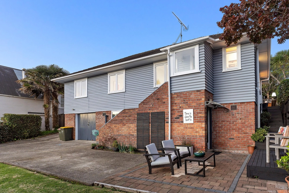 Photos of 10 Forfar Road