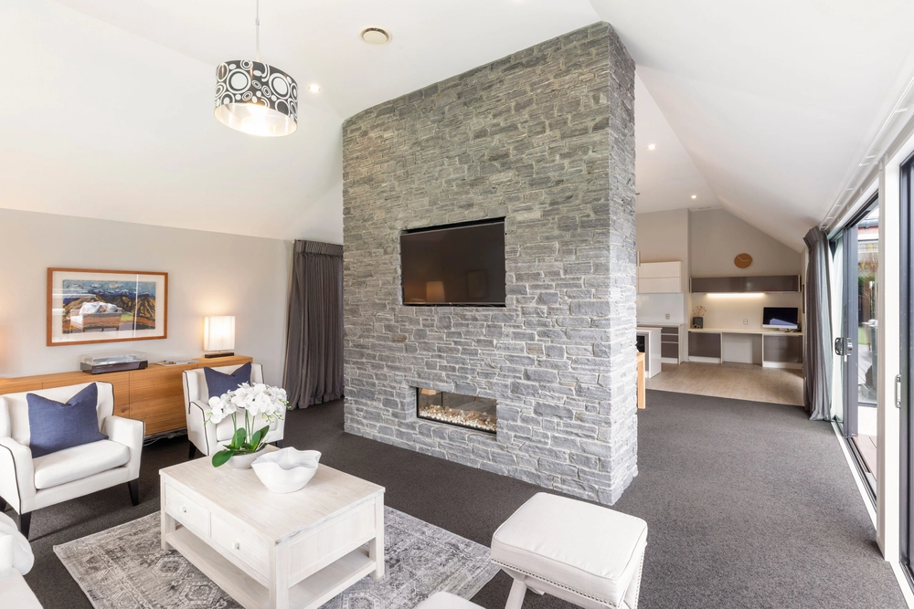 Photos of 6 Waterstock Way