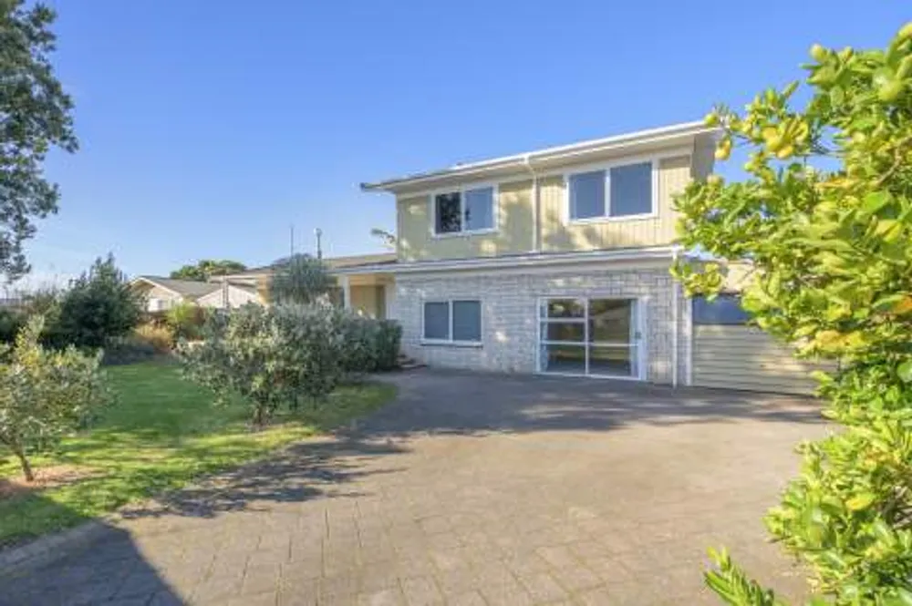 Photos of 423 Maungatapu Road