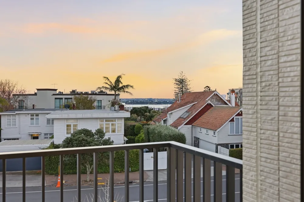 Photos of 39B St Stephens Avenue