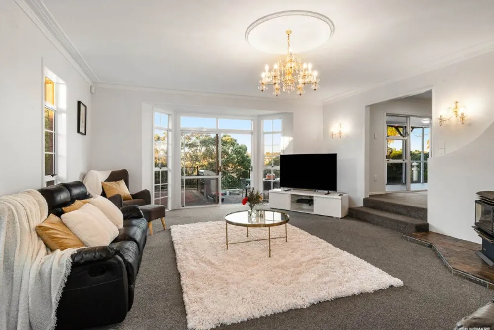 Photos of 11 Riverside Drive