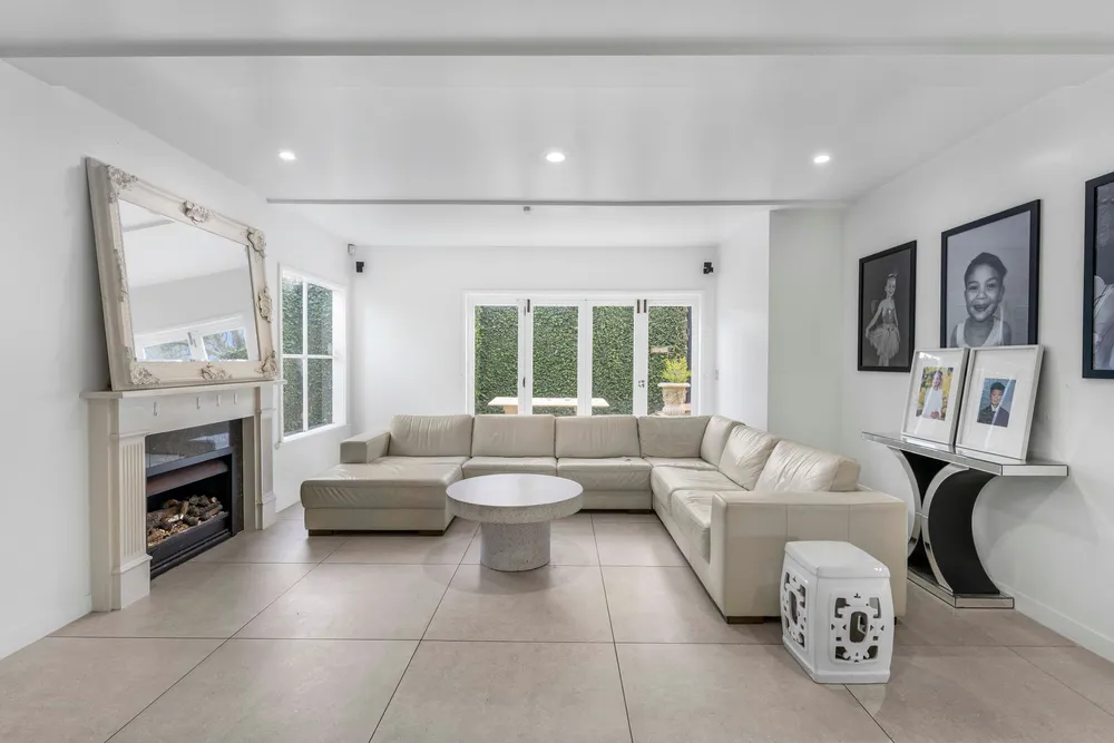 Photos of 55 St Stephens Avenue