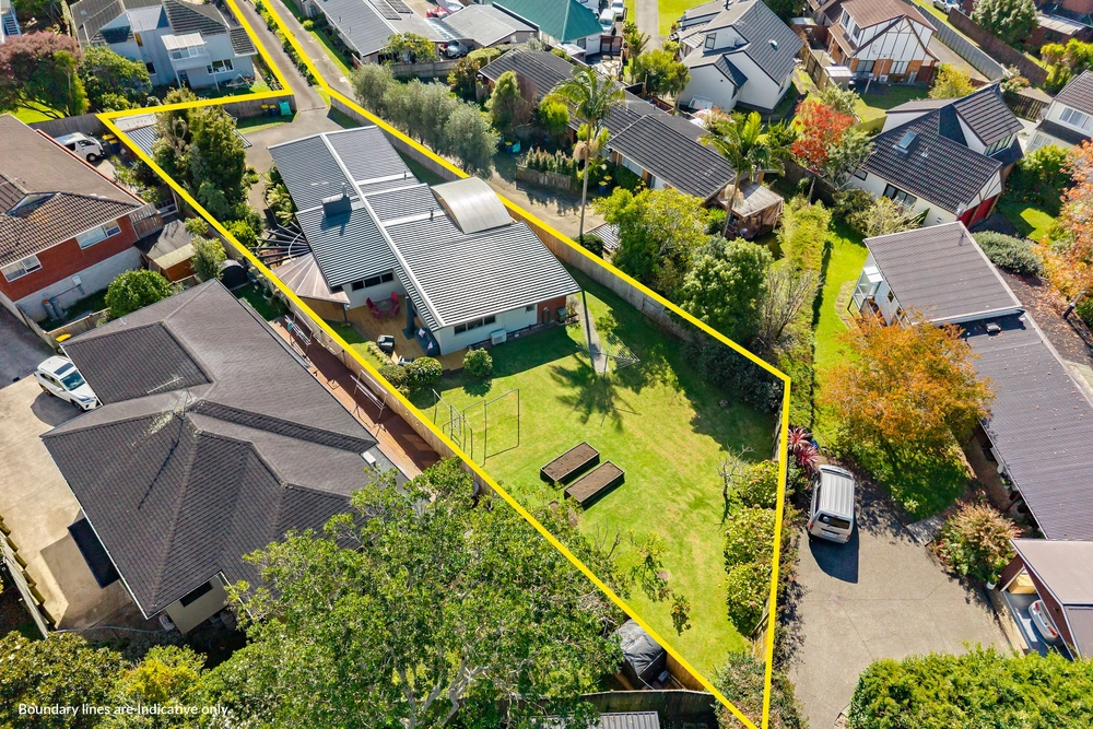 Photos of 18 Uppingham Crescent