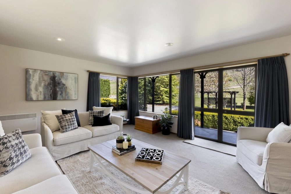 Photos of 353A Littles Road