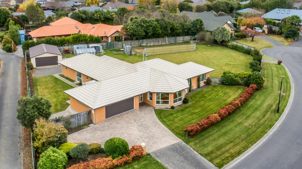 Photos of 49 Stonebridge Way