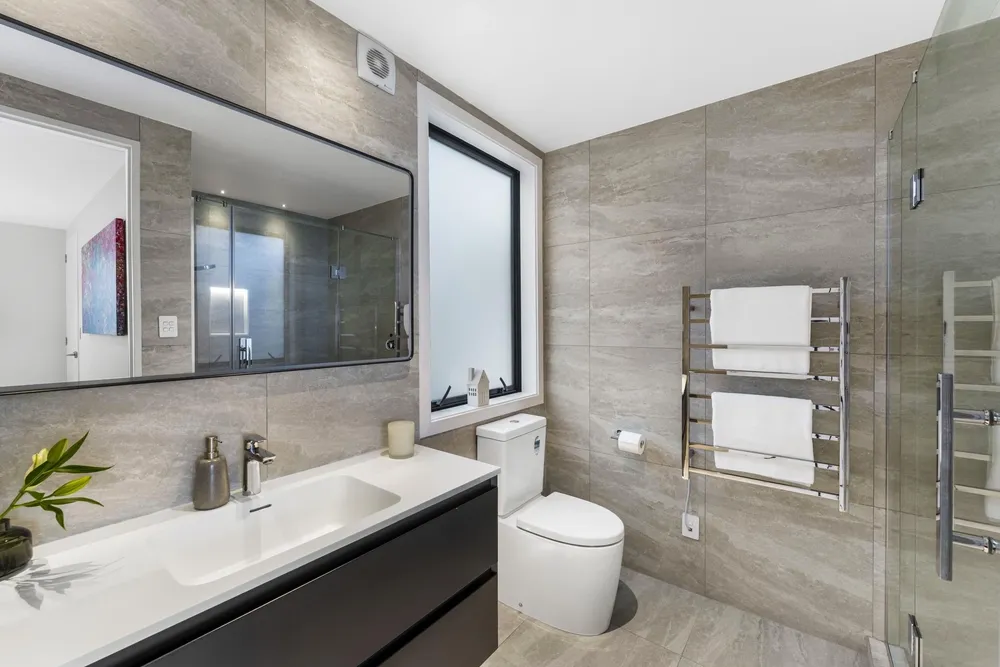 Photos of 10D Standen Avenue