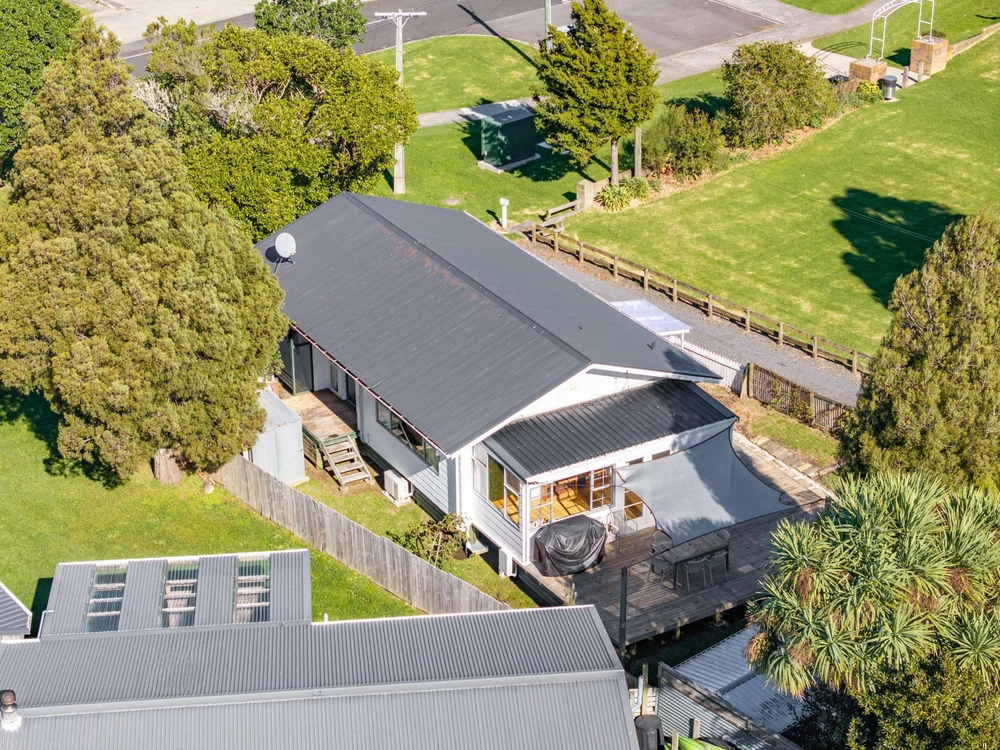 Photos of 42B Wallis Street