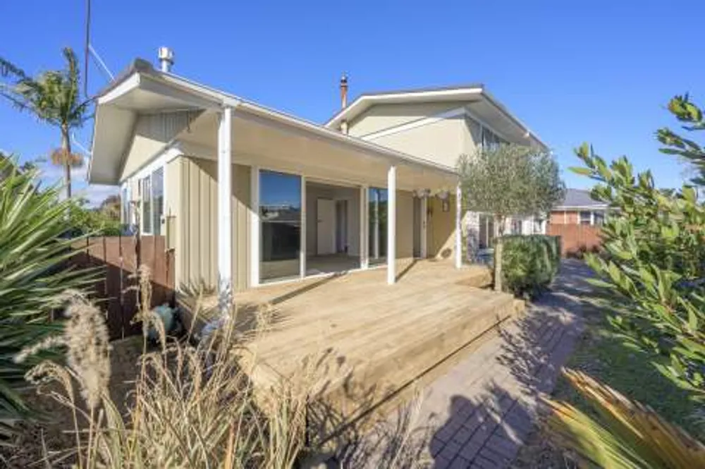 Photos of 423 Maungatapu Road