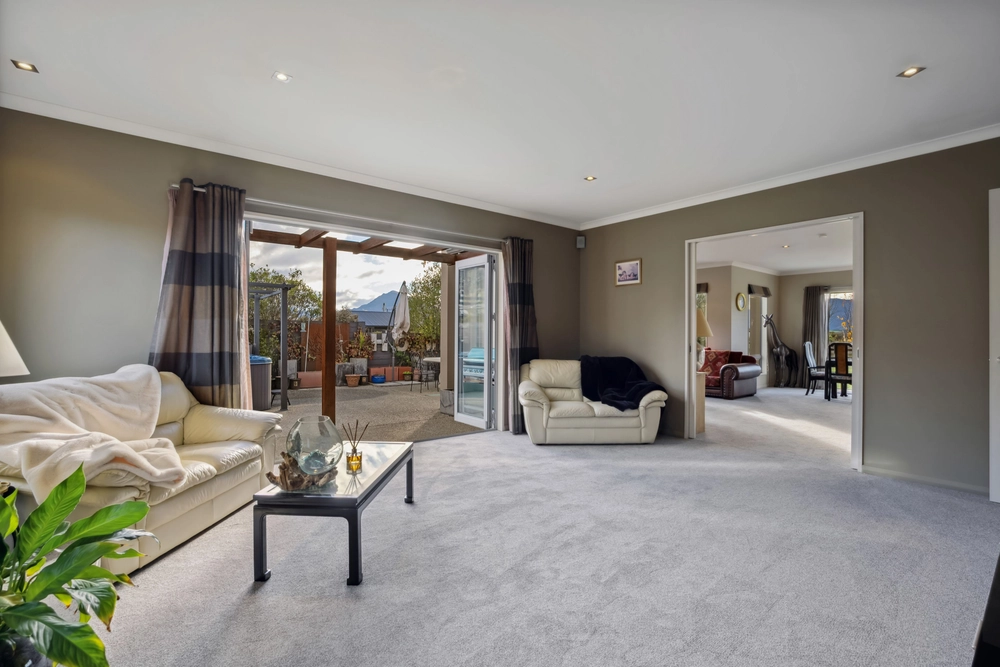 Photos of 1153 Aubrey Road
