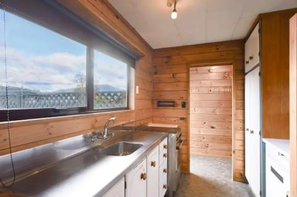 Photos of 48 Neri Crescent