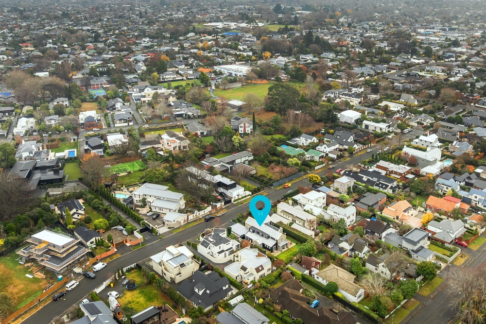 Photos of 20 Thornycroft Street