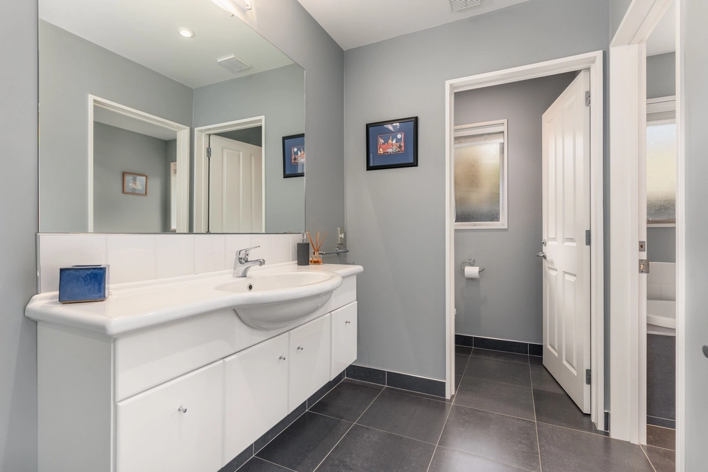 Photos of 8 Saddleback Green
