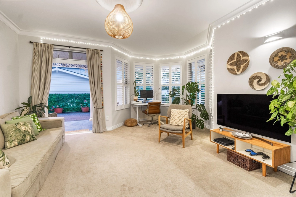 Photos of 43B Stanley Point Road