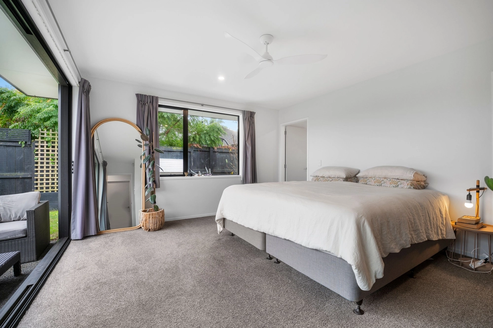 Photos of 11 Oakwood Way