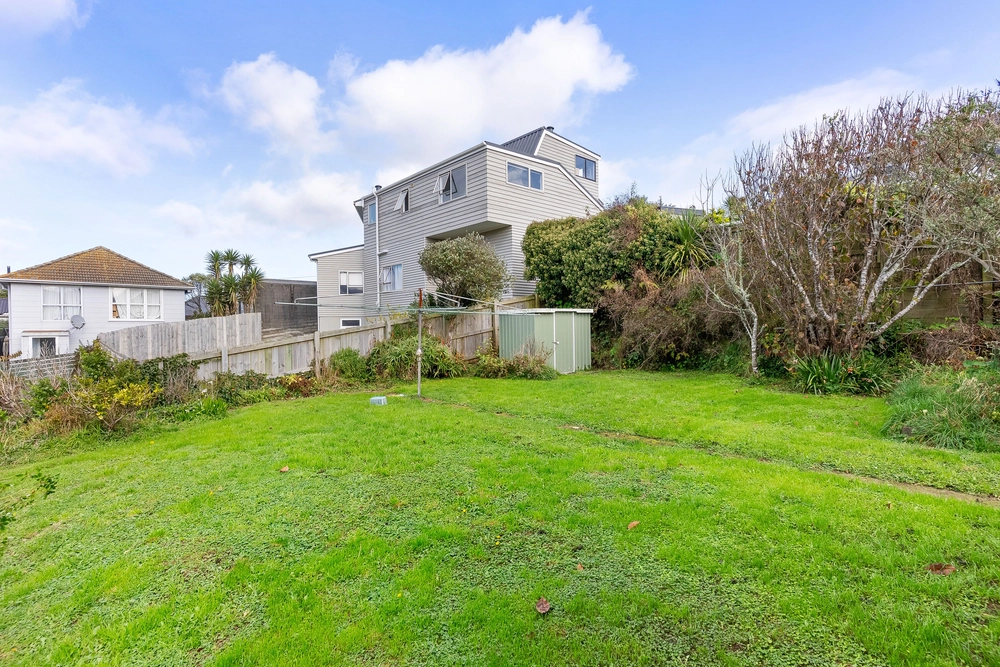 Photos of 9 Bassett Road