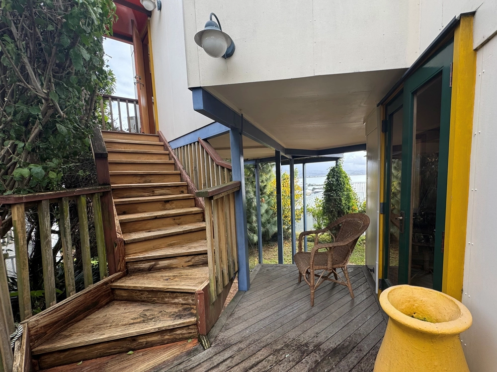 Photos of 122A Chaucer Road North