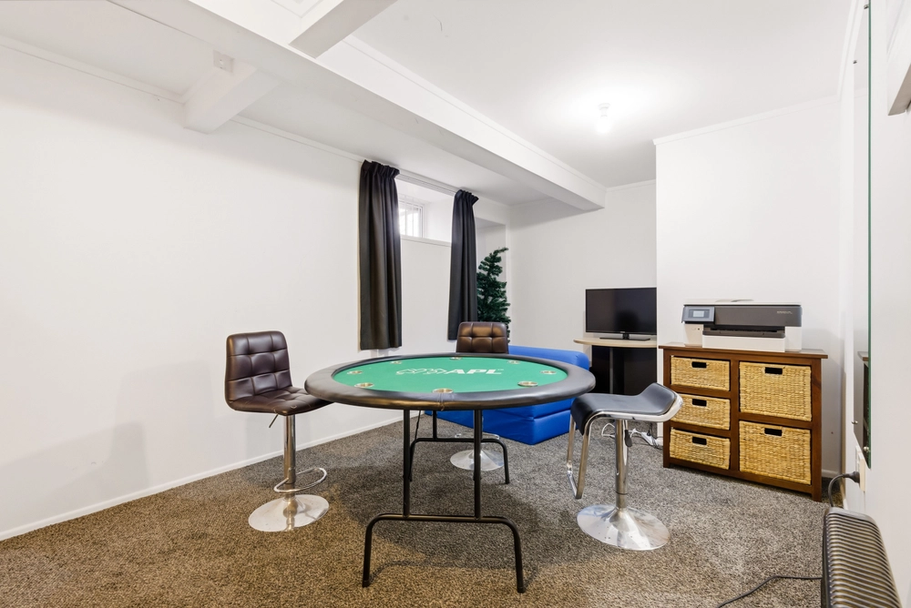Photos of 42 Ngamotu Road