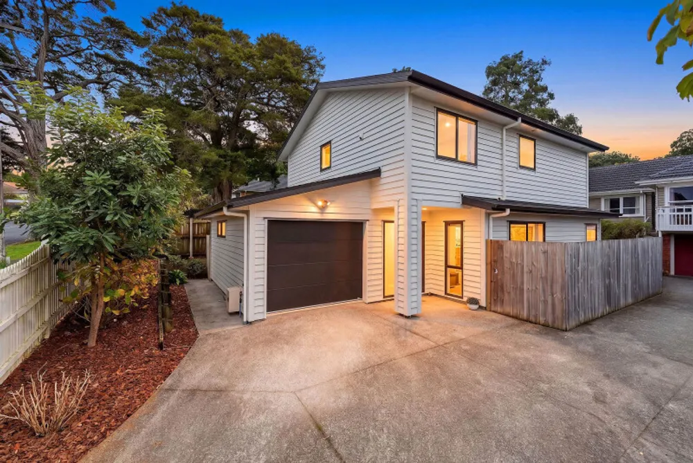 Photos of 49A Hillcrest Avenue