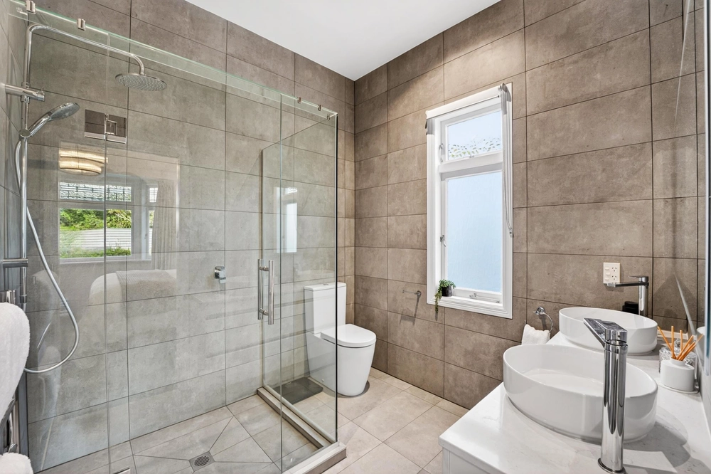 Photos of 12 Woodley Avenue