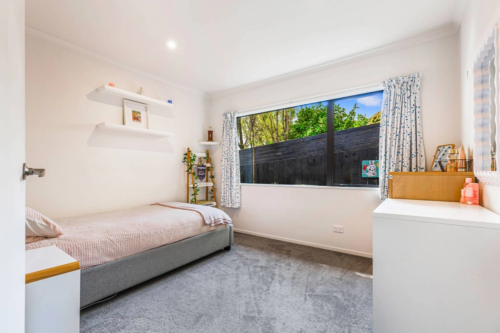Photos of 33 taipari road te