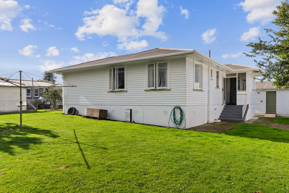 Photos of 21 Ropata Street