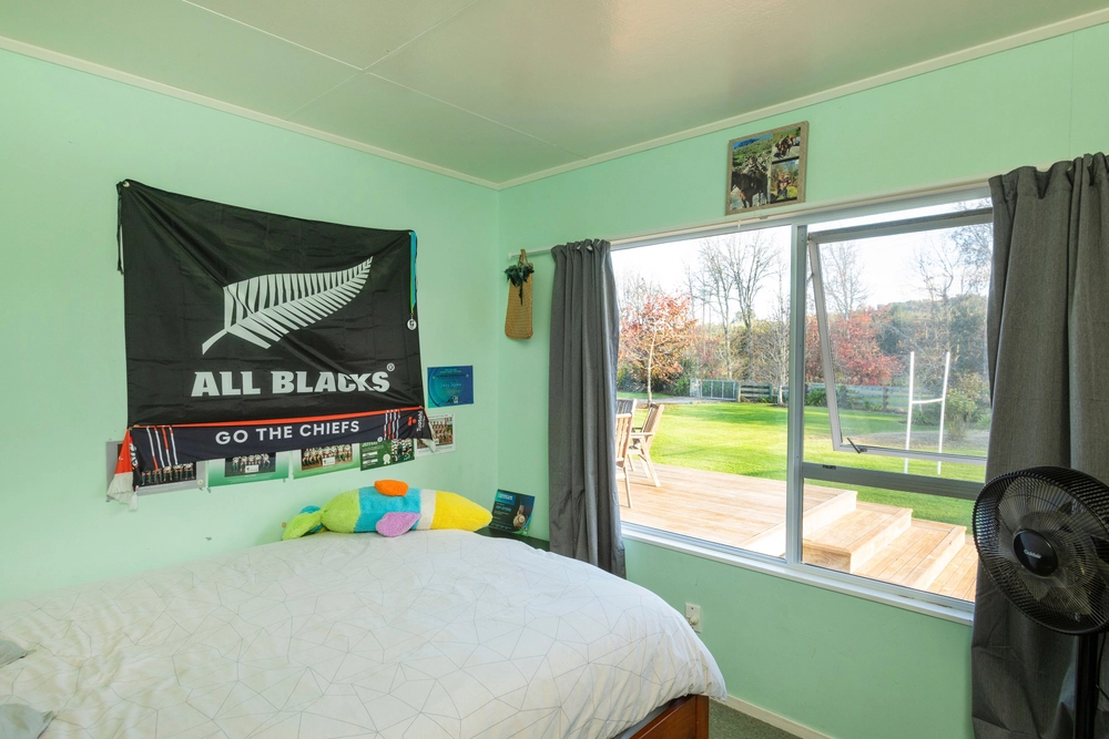 Photos of 172 Whatatutu Road
