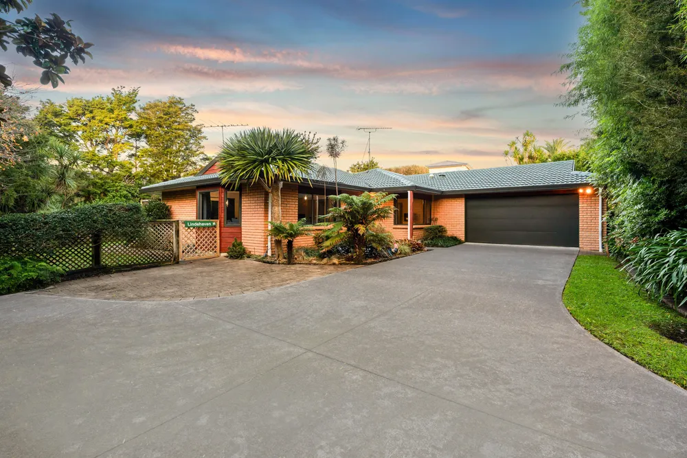 Photos of 10 Notre Dame Way