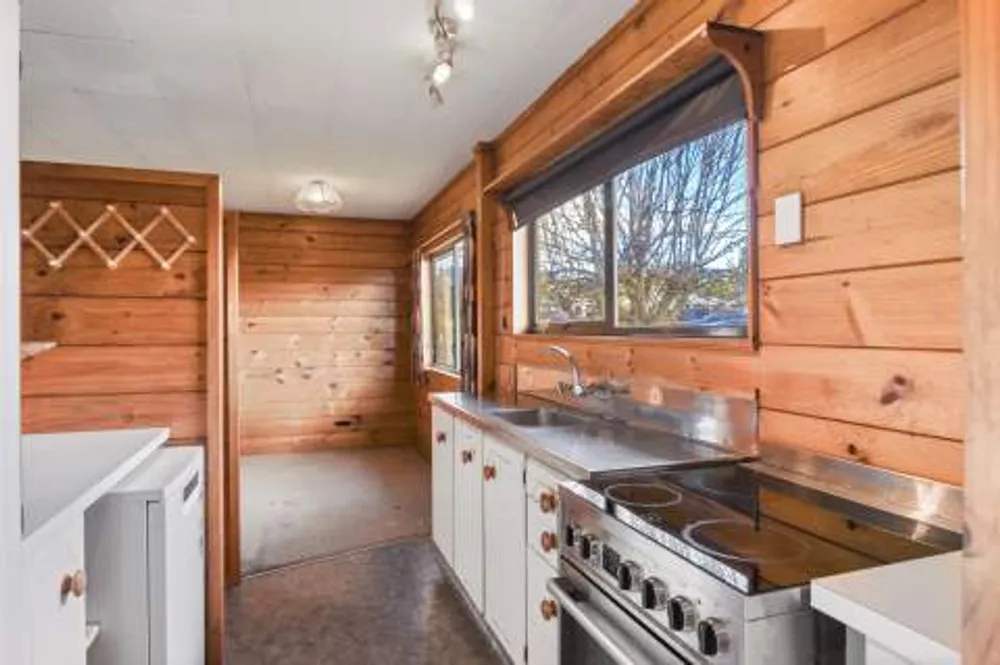 Photos of 48 Neri Crescent