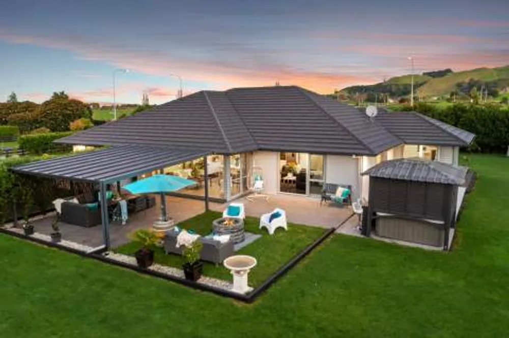 Photos of 1 Royal Ascot Drive