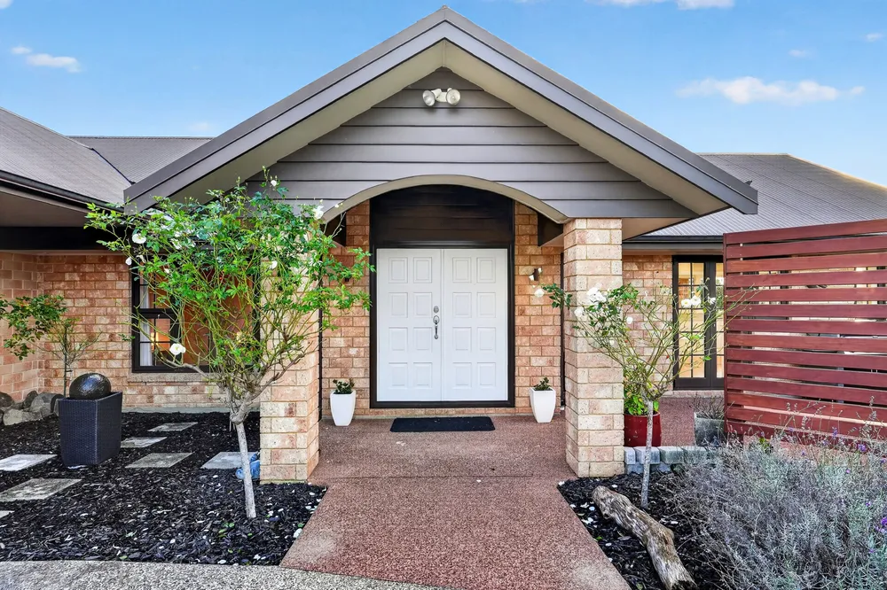 Photos of 136 Mcrobbie Road