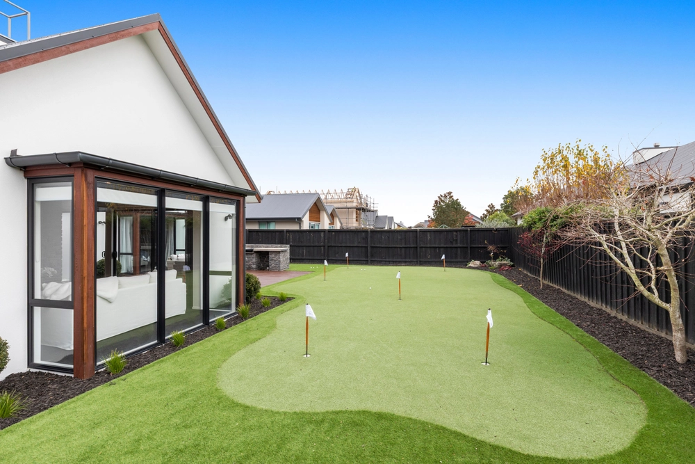 Photos of 6 Waterstock Way