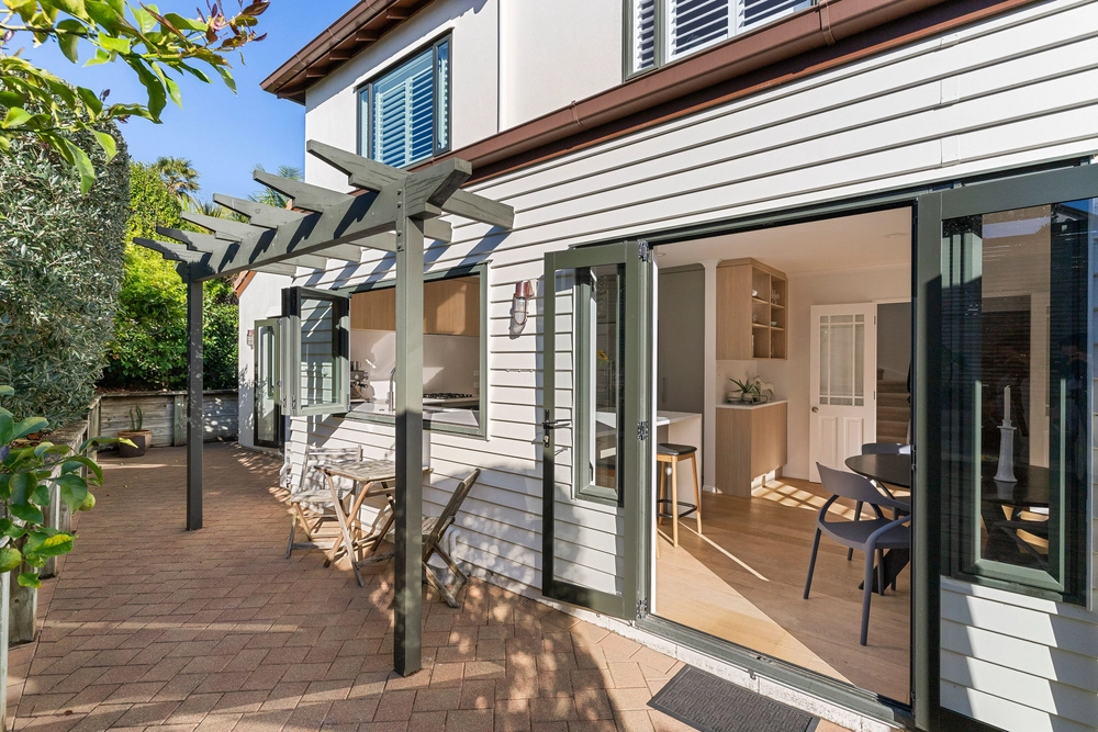Photos of 12A Appleyard Crescent