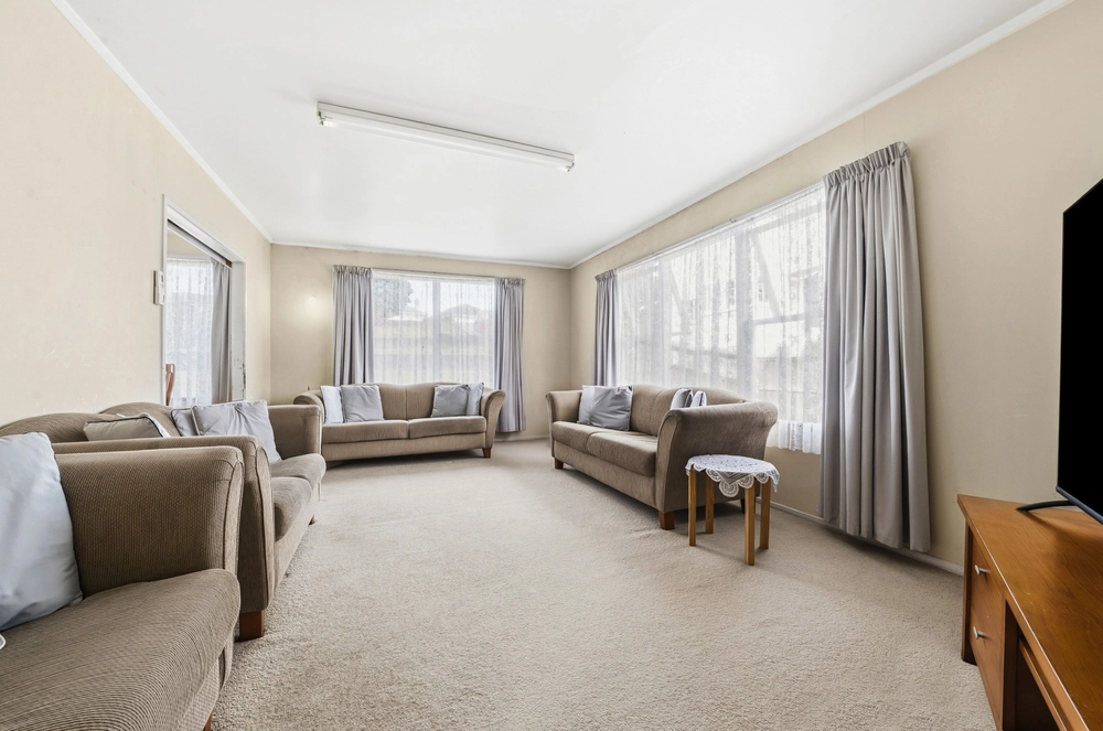 Photos of 42 Maioro Street