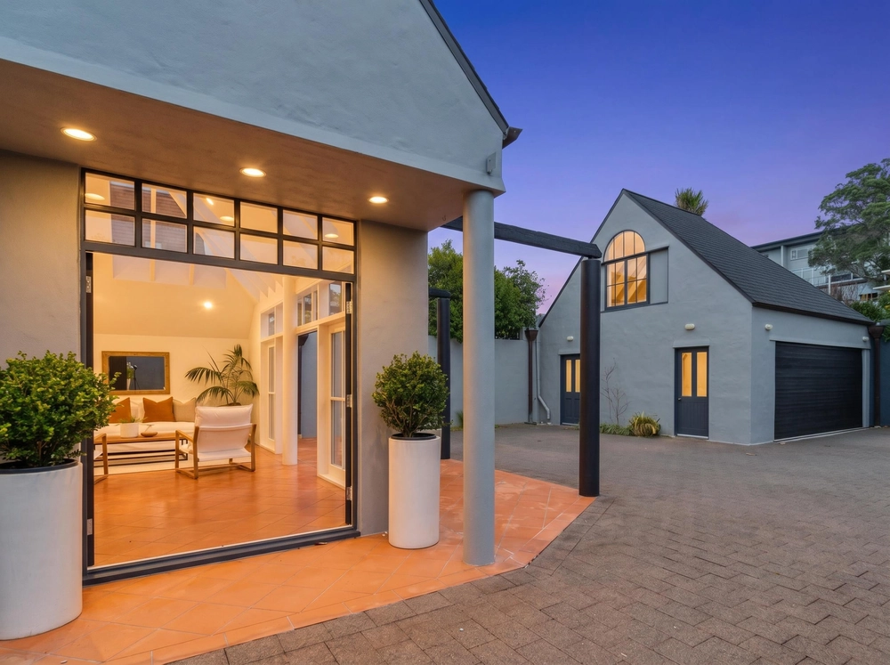 Photos of 13 Mamie Street