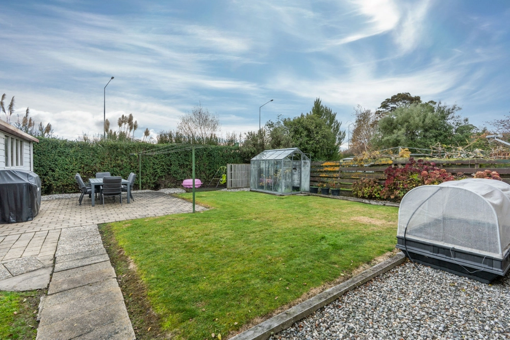 Photos of 47 Kinmont Crescent