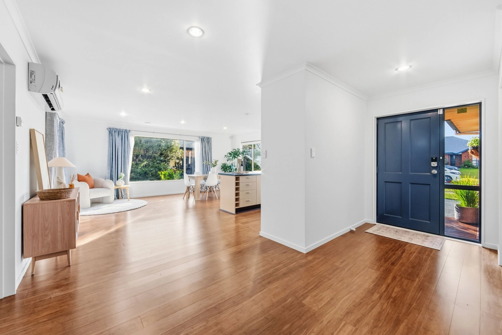 Photos of 45 Kinsella Crescent