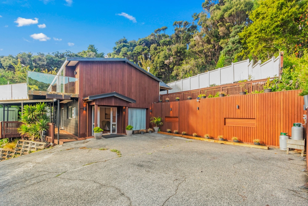 Photos of 32 Joyces Road