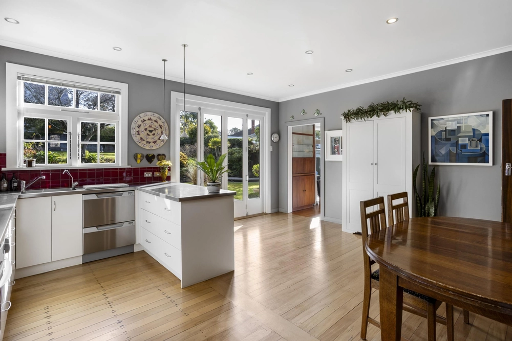 Photos of 8 Neidpath Road