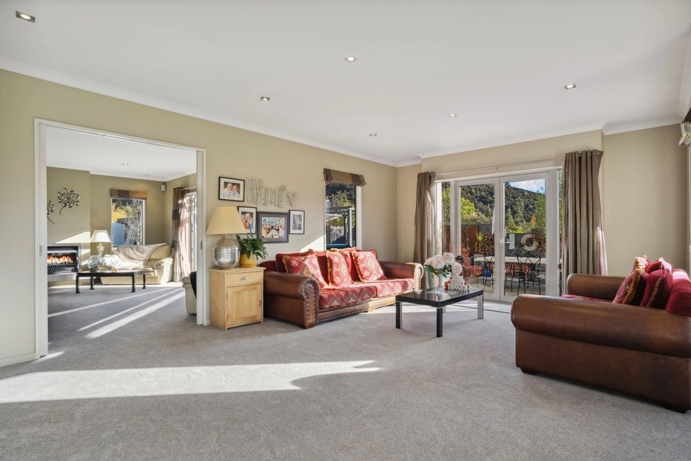 Photos of 1153 Aubrey Road