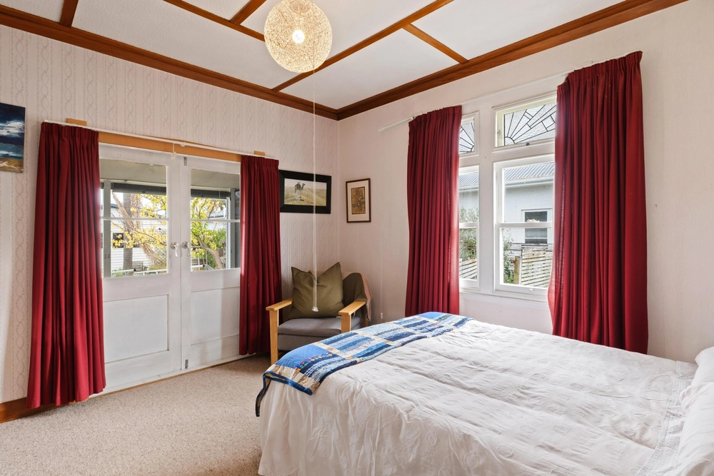 Photos of 266 Clifford Street