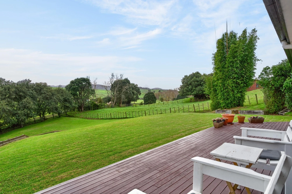 Photos of 283 Maungakaramea Road