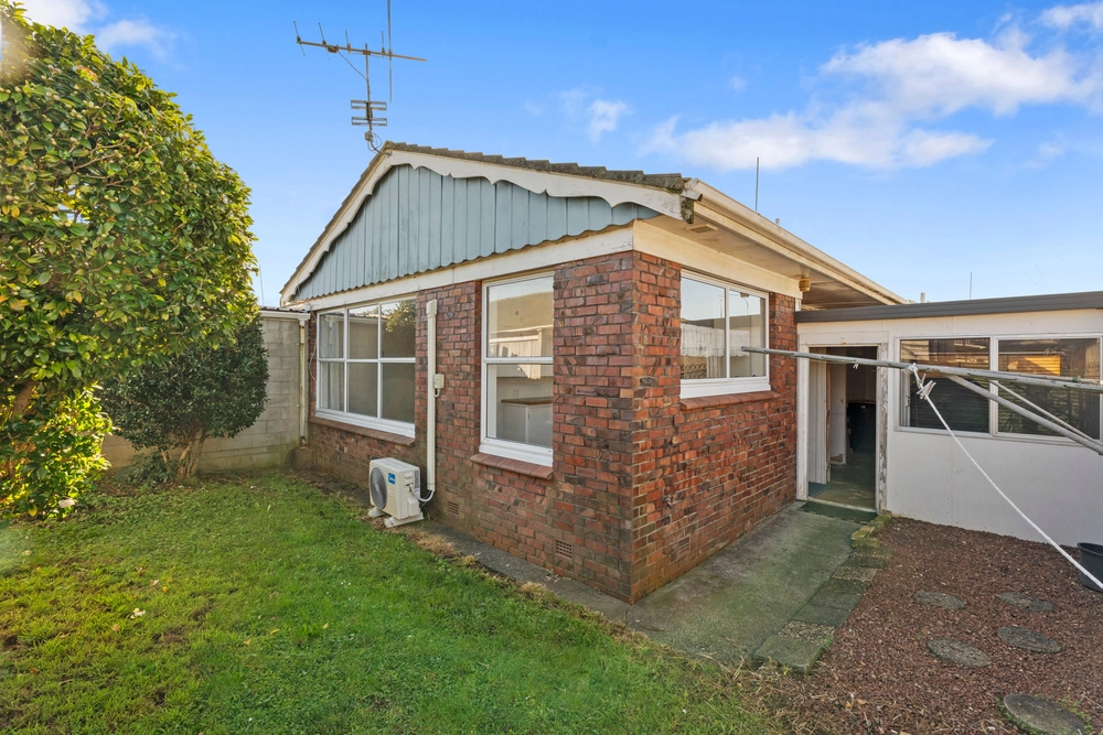 Photos of 2/150 St George Street
