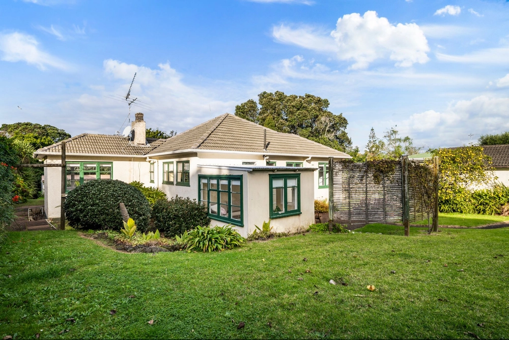 Photos of 48A Athens Road