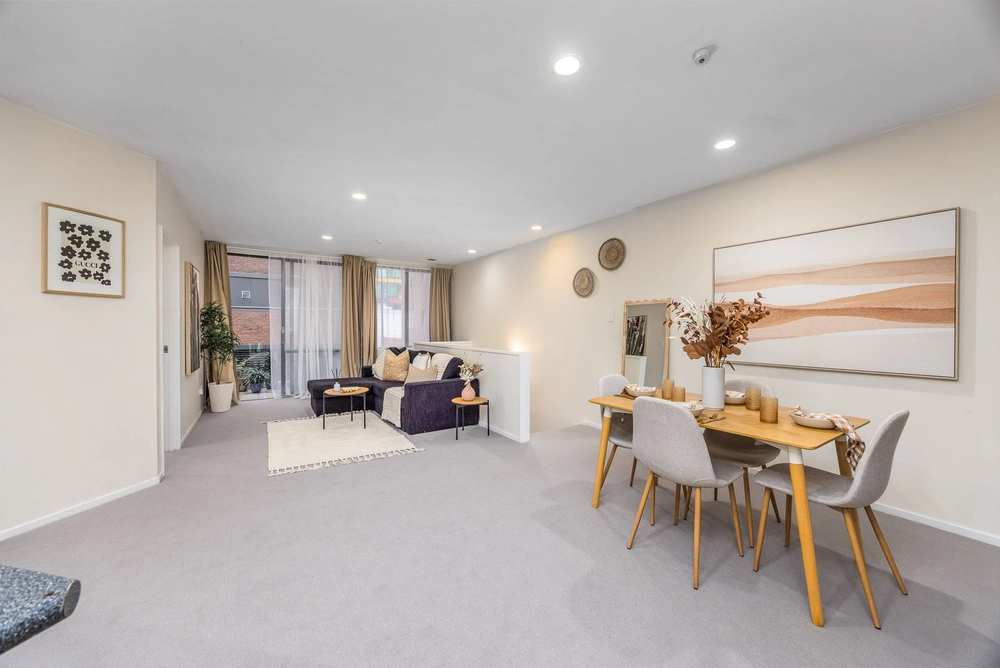 Photos of 72 Wellesley Street West